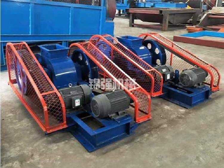 大對輥破碎機(jī)報(bào)價(jià),移動對輥破碎機(jī)(圖1) 大對輥破碎機(jī)報(bào)價(jià),移動對輥破碎機(jī)(圖1)